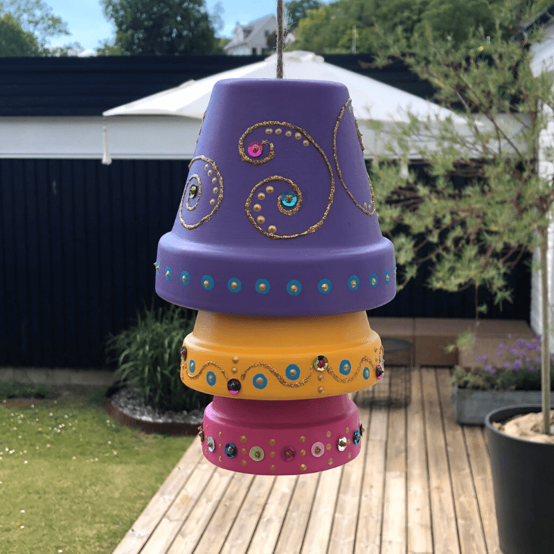 windspiel aus tontöpfen basteln für kinder