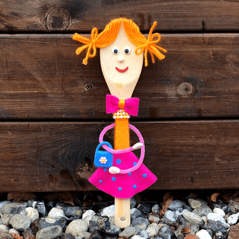 Idées créatives enfants poupées en couverts en bois