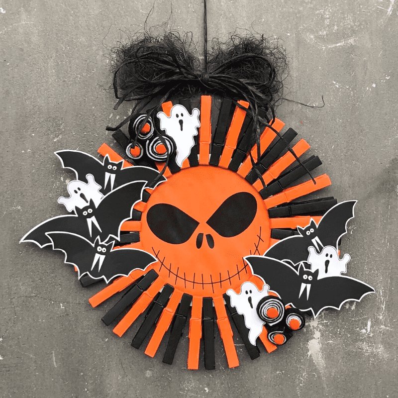 Halloween ideas clothes peg wreath