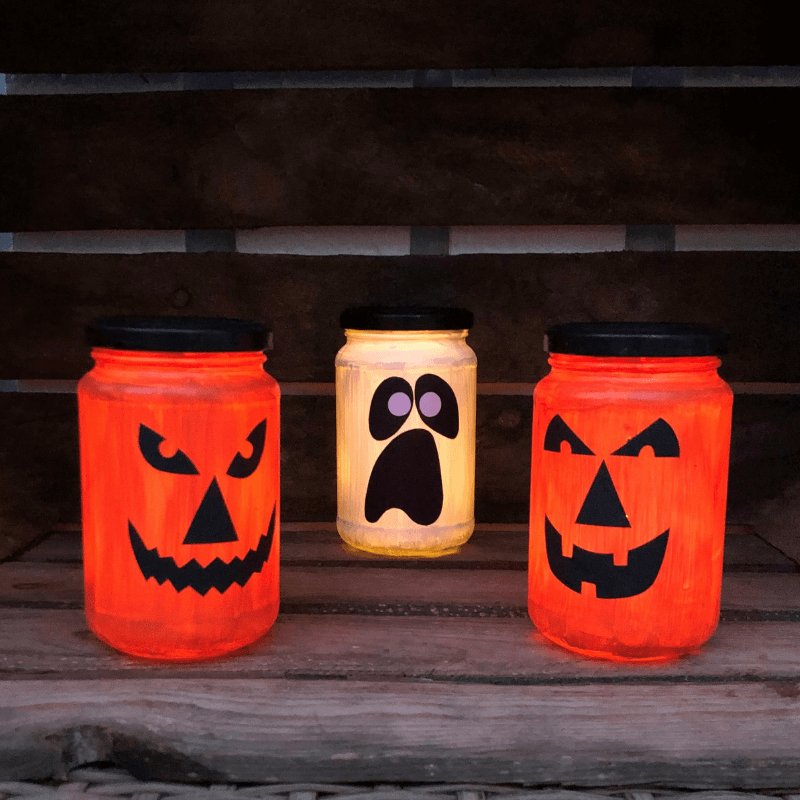 Halloween crafts glass jar lanterns