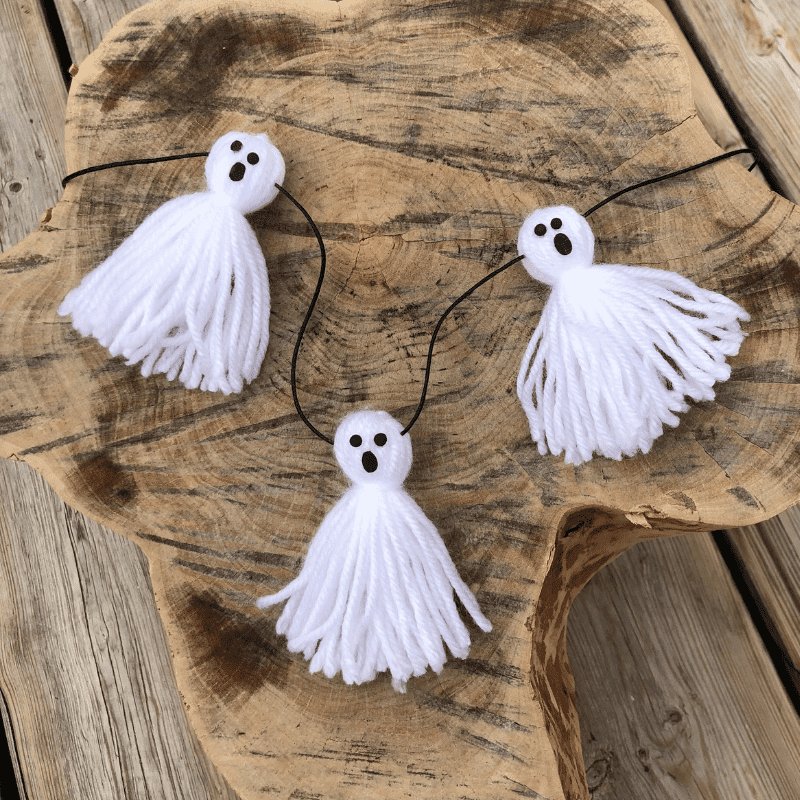 Halloween crafts yarn ghosts