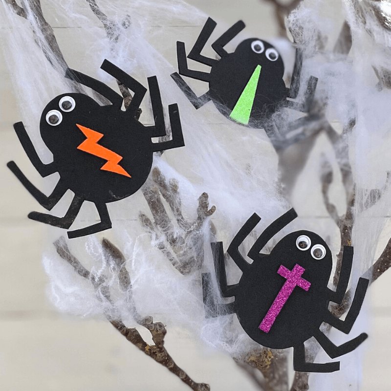 Spinnen aus Moosgummi, Basteleien für Halloween
